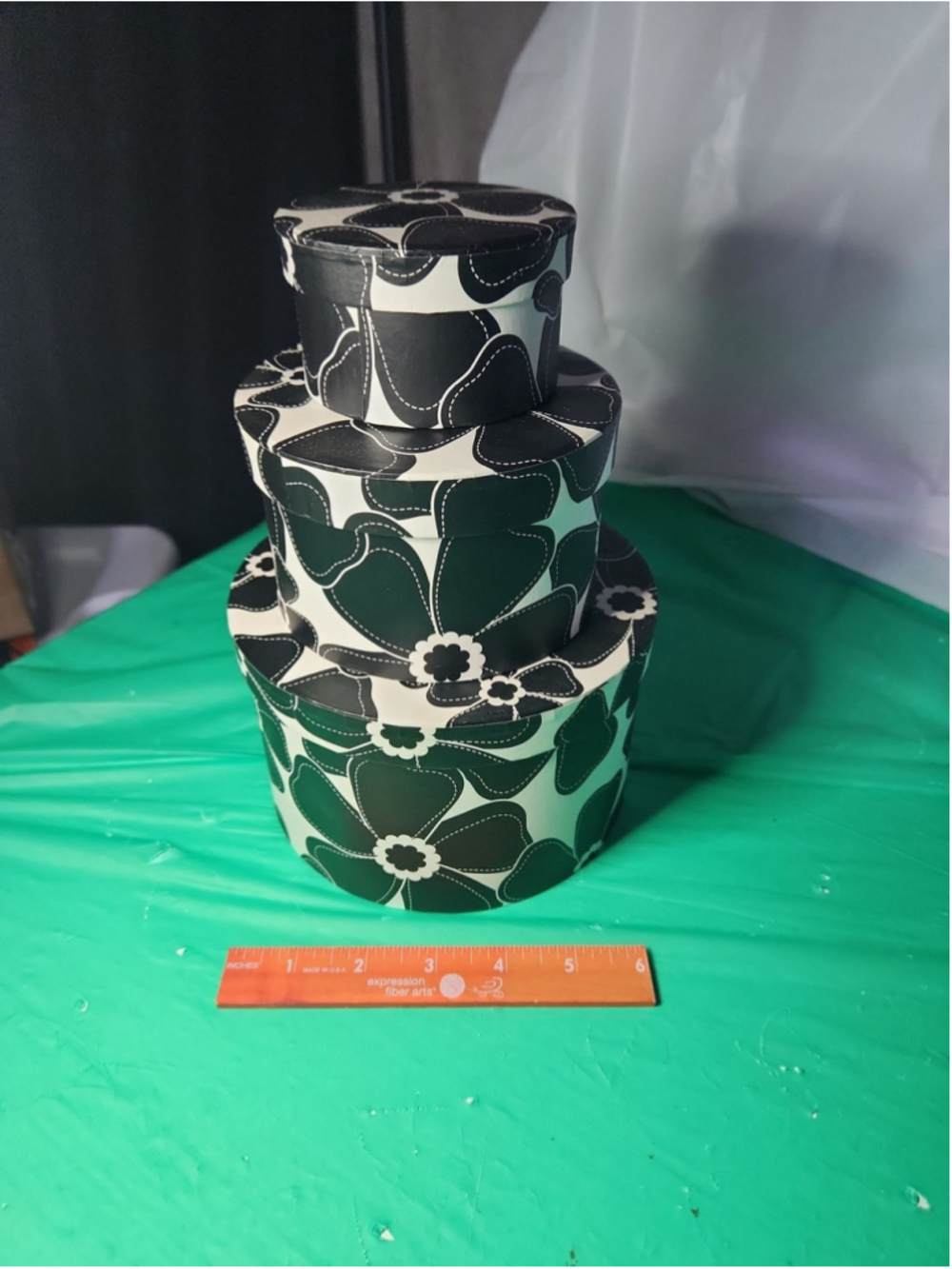 Nesting Hat Boxes Set of 3 Black White Floral Round Storage Lidded Decor